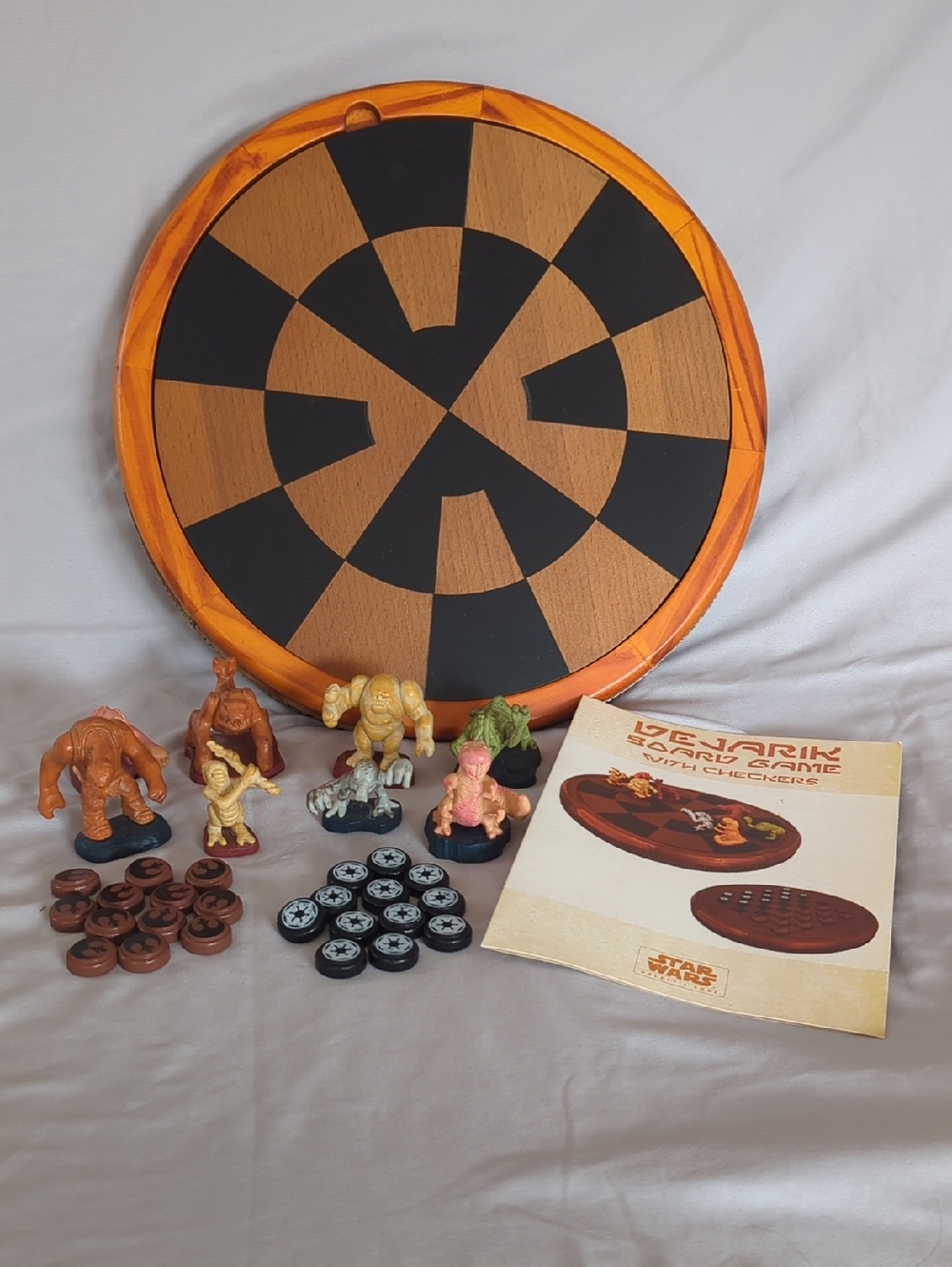 Disney Star Wars Galaxy Edge Dejarik Board Game